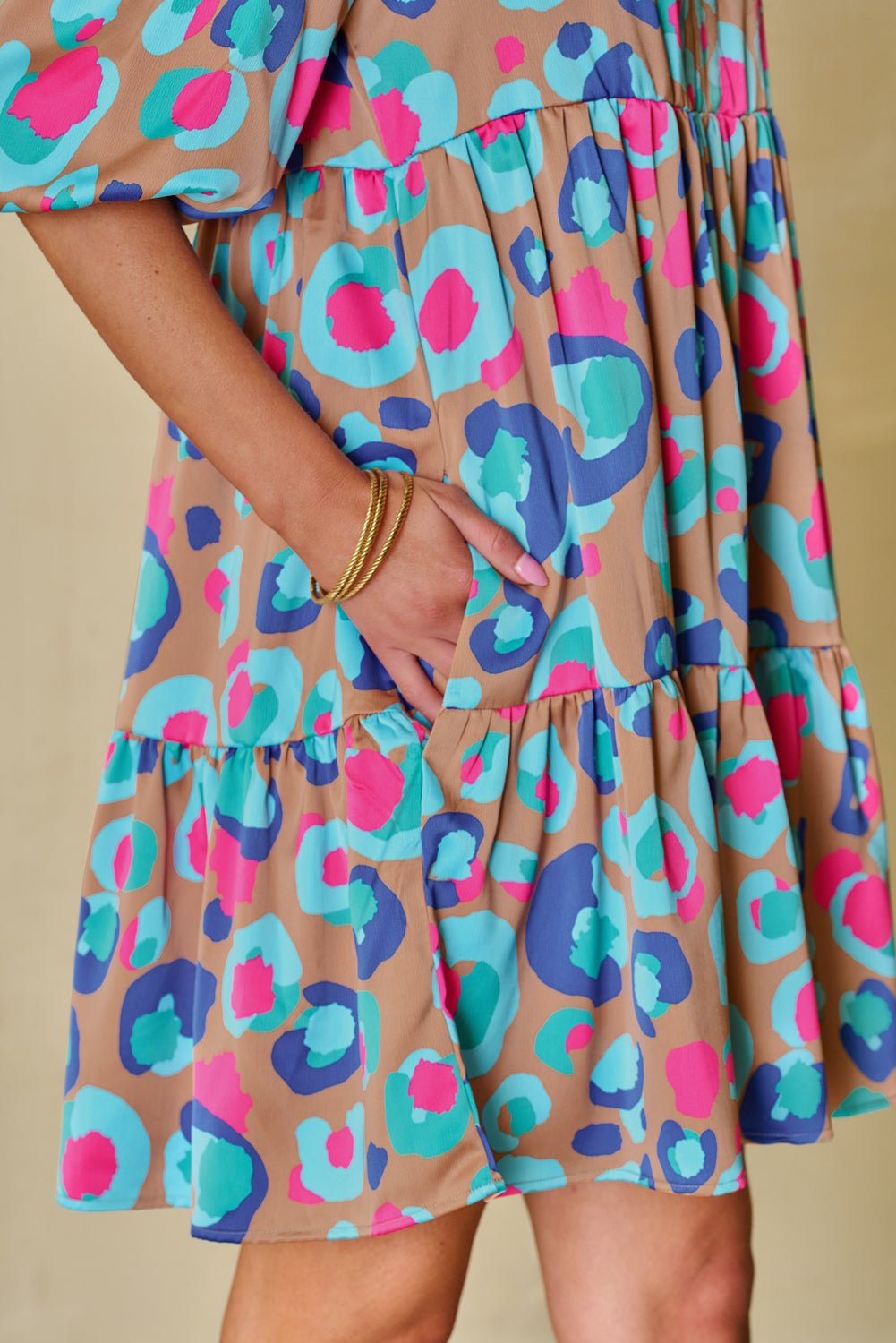 Green Leopard Print Bubble Sleeve Slit Neck Ruffled Dress - Image 8